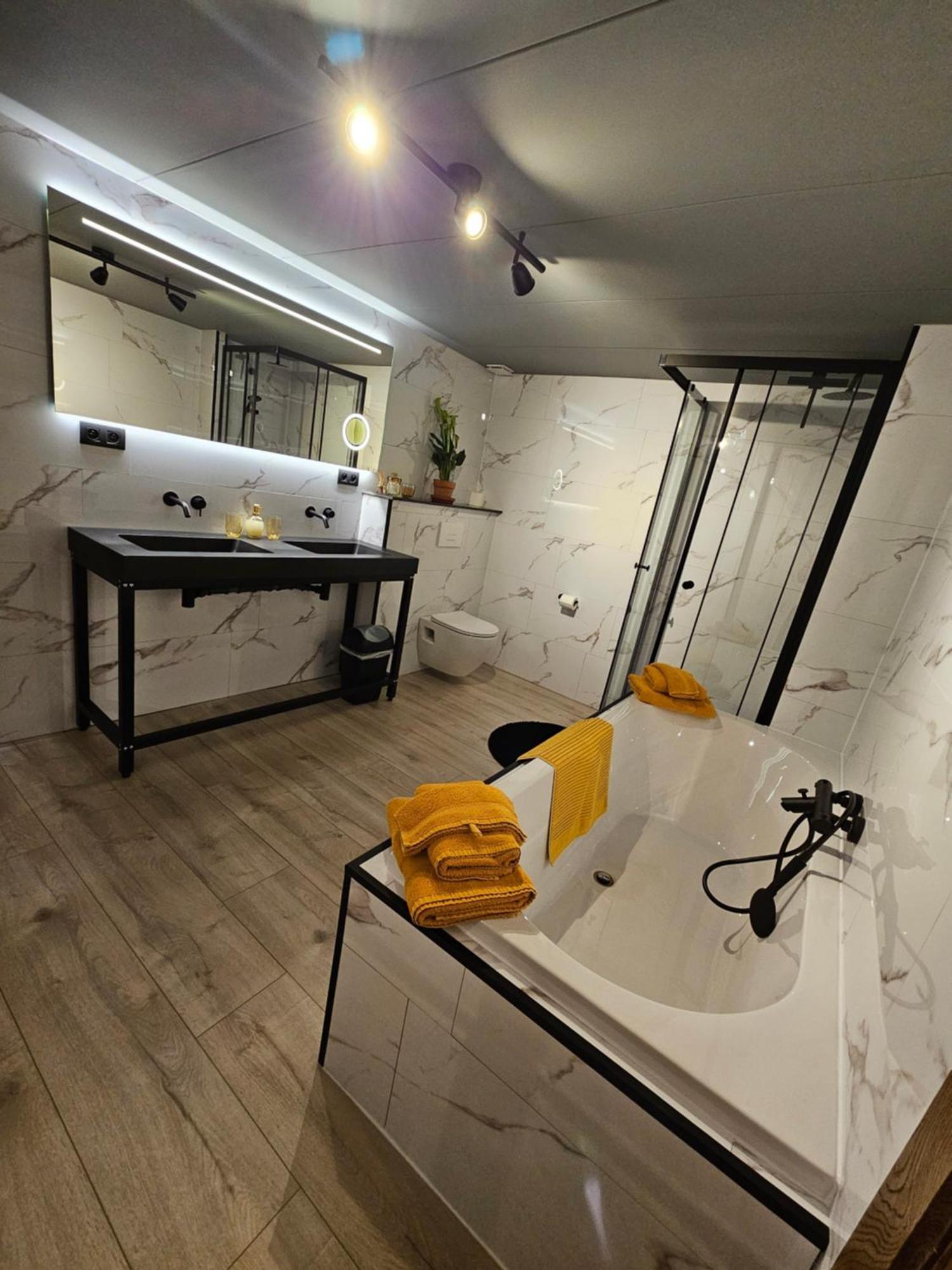 Ferme La Joye Bed & Breakfast อูฟฟาลีซ ภายนอก รูปภาพ